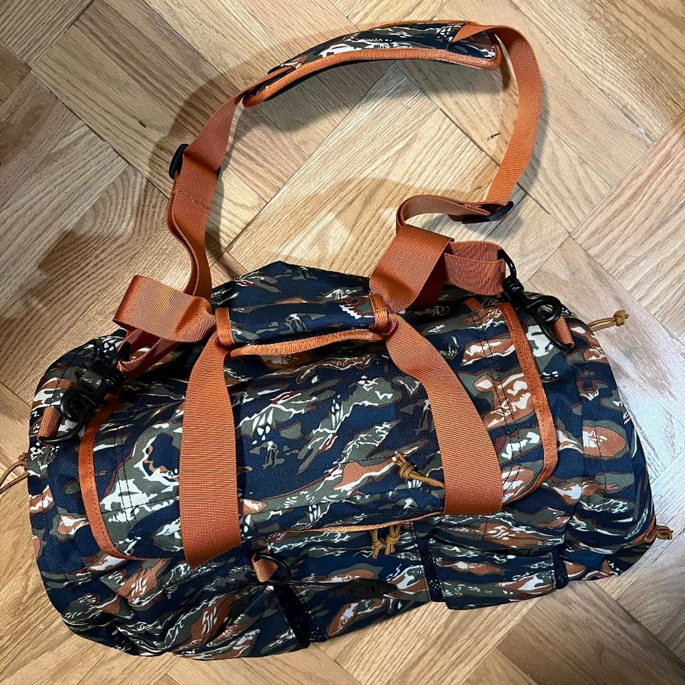 COPY - United by Blue 27L Mini Duffle Midnight Lakeside Camo New With Tags Camo…